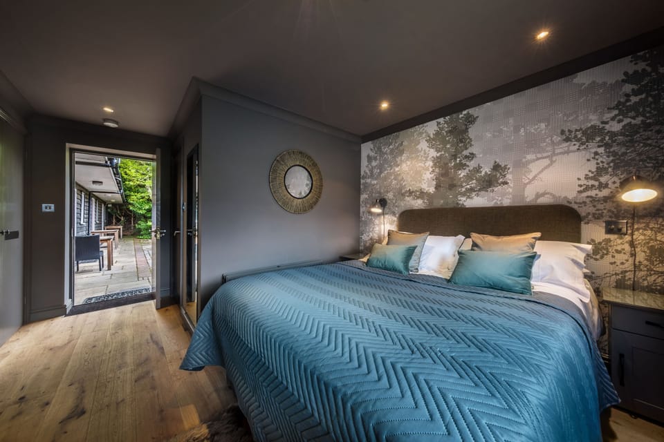 Superior Double or Twin Room | Desk, iron/ironing board, cribs/infant beds, bed sheets