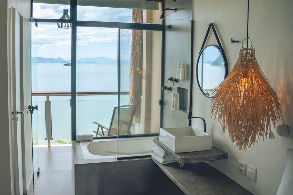 Double Room, Hot Tub, Ocean View | Private spa tub