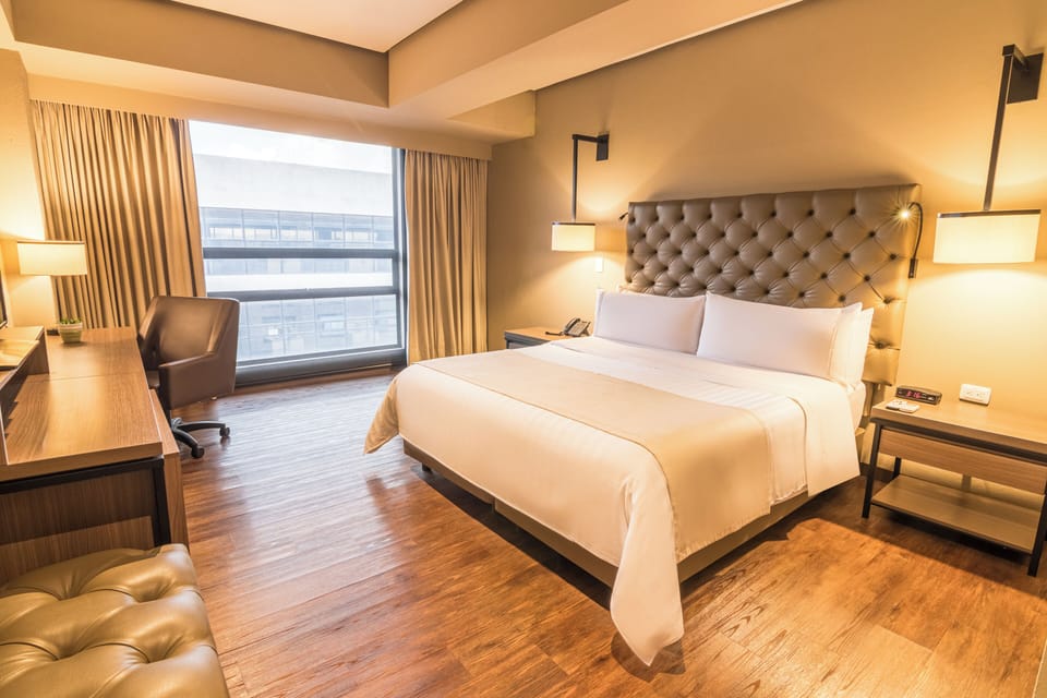 Superior Room, 1 King Bed | Minibar, in-room safe, desk, blackout drapes