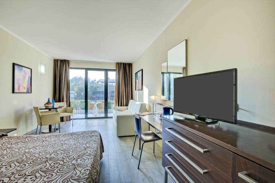 Minibar, in-room safe, desk, blackout drapes