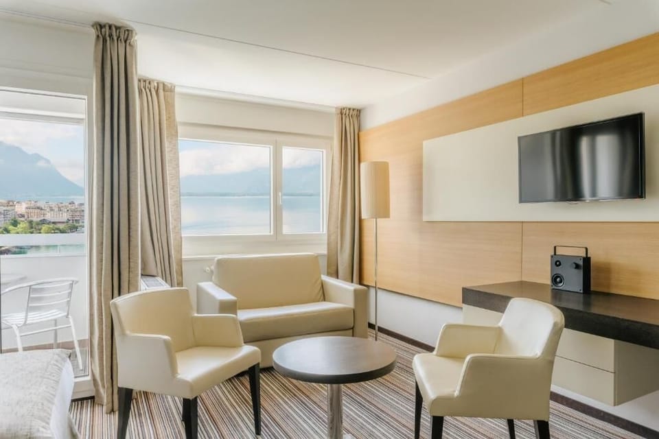 Junior Suite, Lake View (Classy) | Premium bedding, minibar, in-room safe, desk