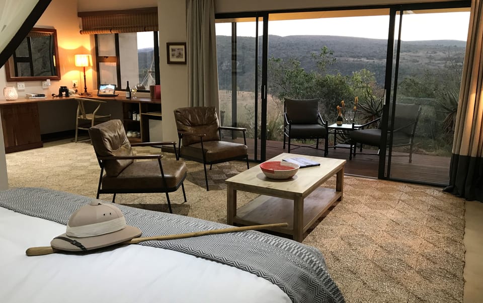 Lodge Luxury Room | Premium bedding, in-room safe, bed sheets