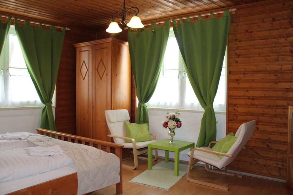 Rollaway beds, free WiFi, bed sheets