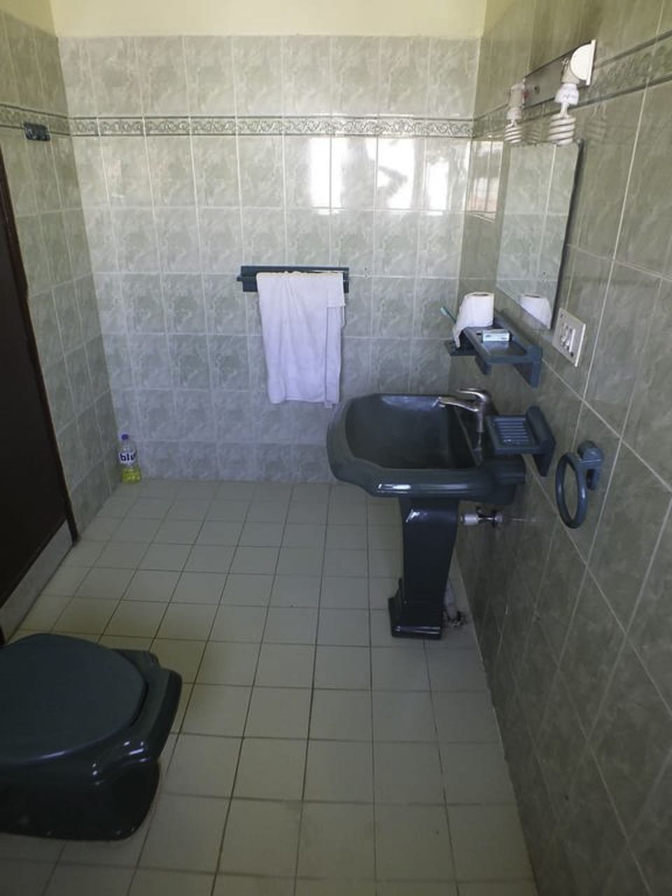 Shower, towels