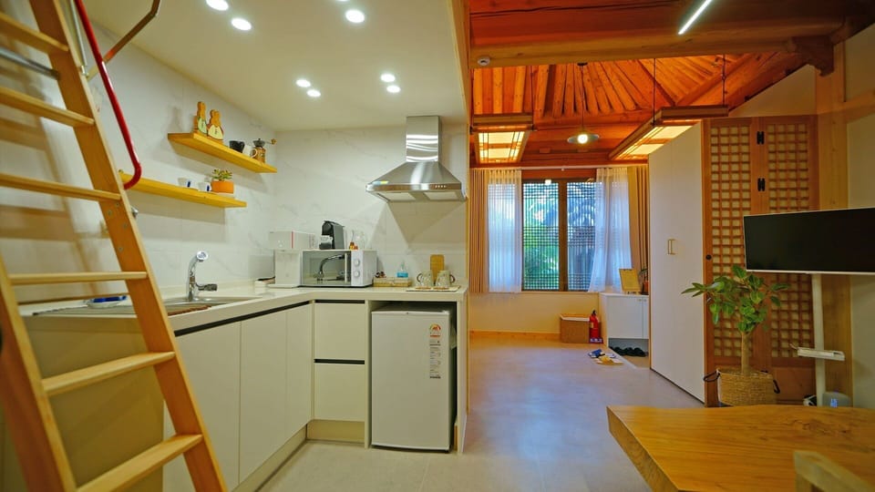 Naru Hanok Entire house | Private kitchen | Fridge