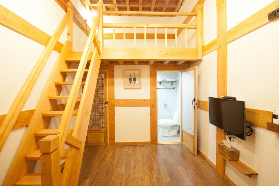 Twin Room | Free WiFi