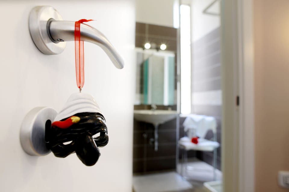 Deluxe Double or Twin Room | Bathroom | Shower, hair dryer, towels