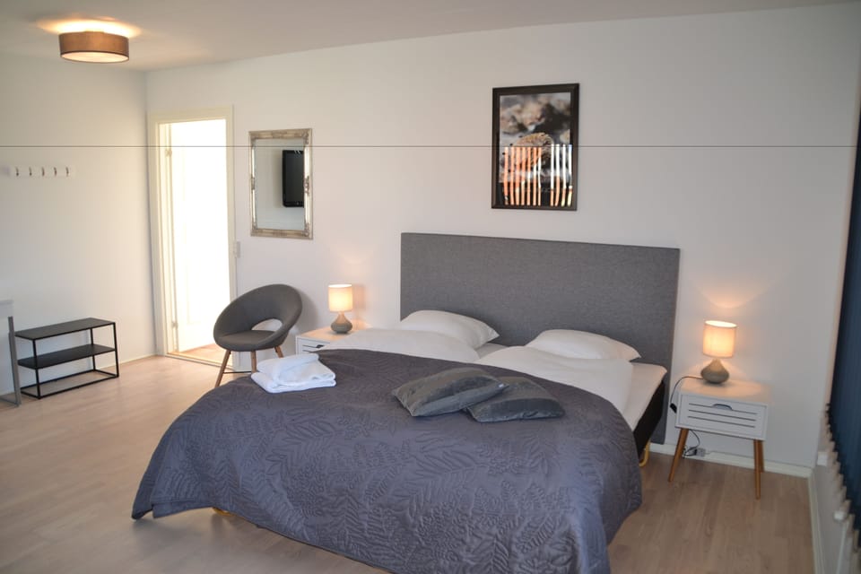 Double Room | Desk, soundproofing, free WiFi, bed sheets