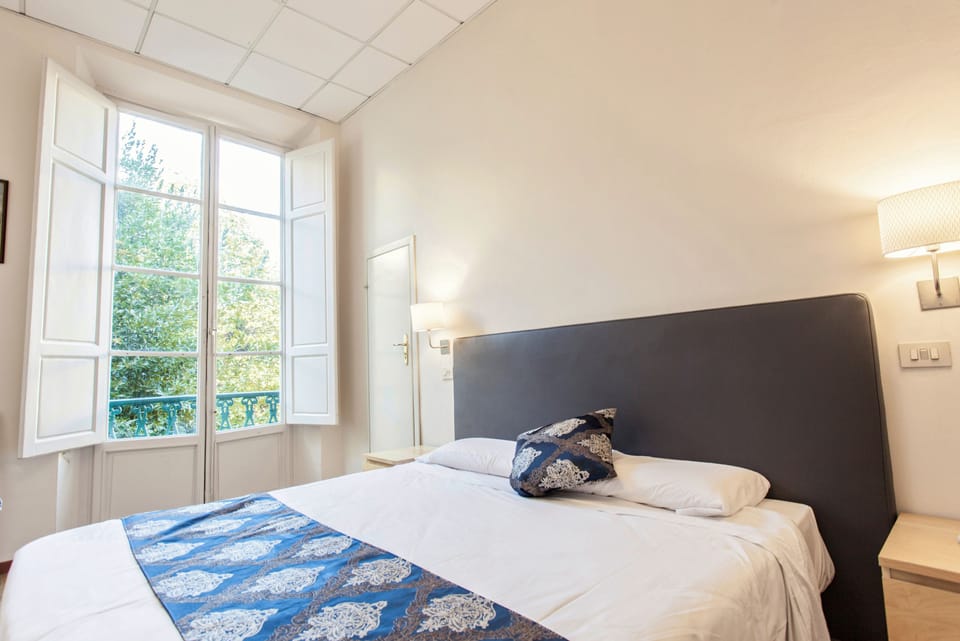 Superior Double or Twin Room | In-room safe, desk, blackout drapes, free WiFi