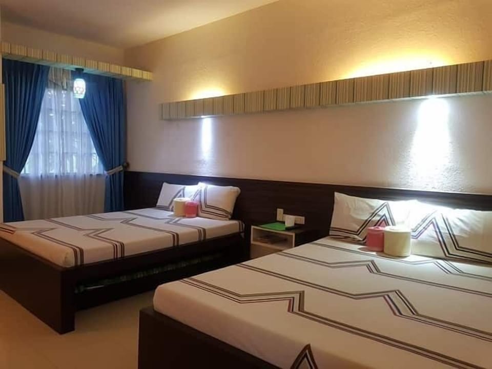 Superior Room | Desk, WiFi (free), bed sheets