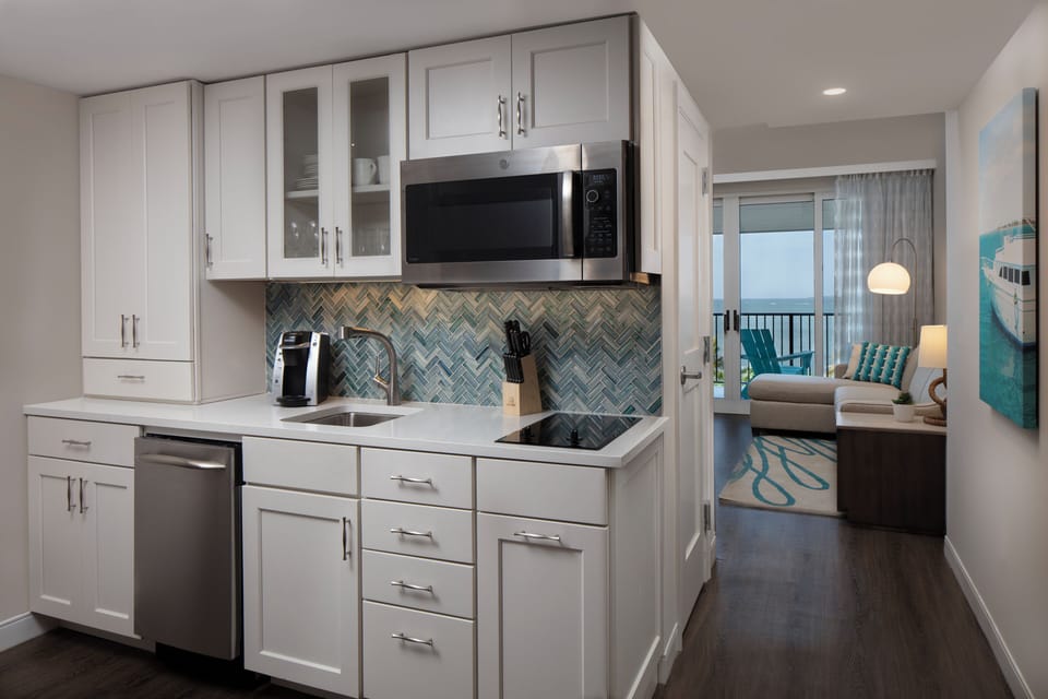 Suite, 3 Bedrooms, Ocean View (2 Kings & 2 Queens) | Private kitchen | Fridge, microwave, stovetop, dishwasher