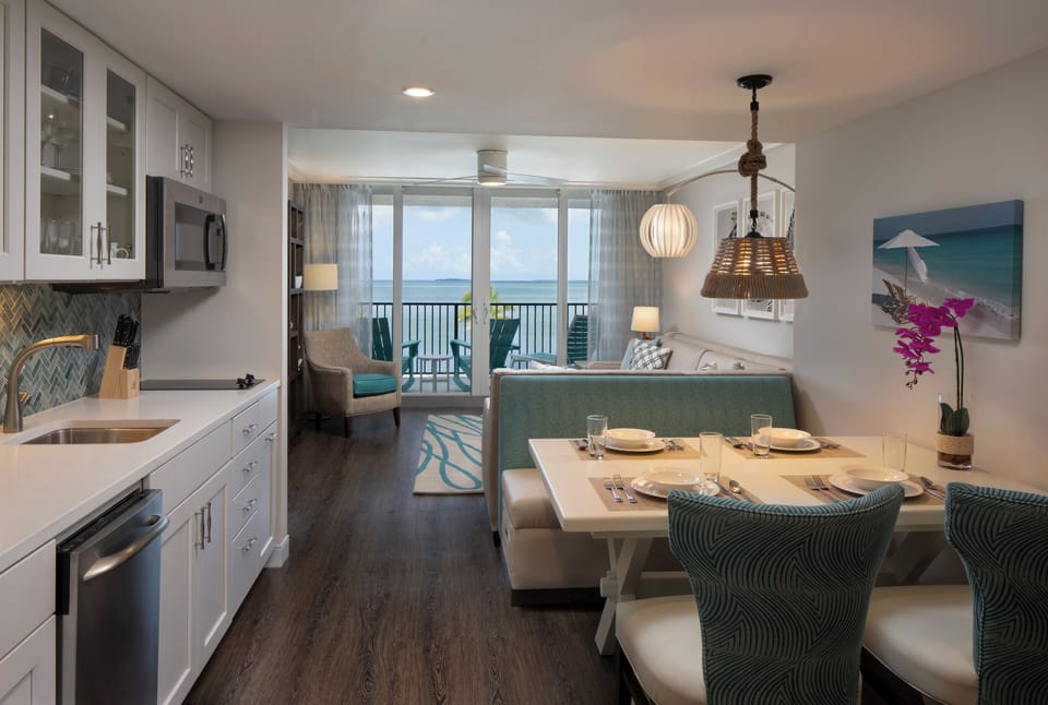Suite, 1 Bedroom, Ocean View (Spacious | King) | Private kitchen | Fridge, microwave, stovetop, dishwasher