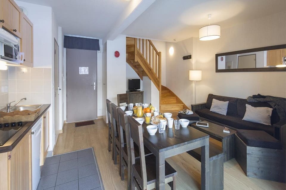 Microwave, dishwasher, toaster, highchair