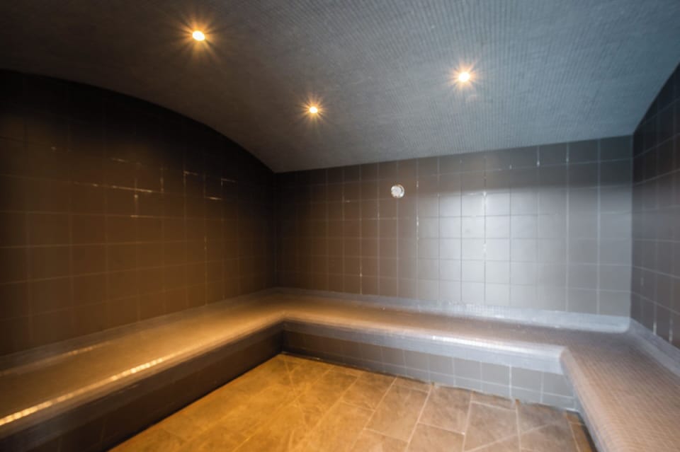 Les Jardins de Balnea Loudenvielle 4PD10 Hotel in Occitanie