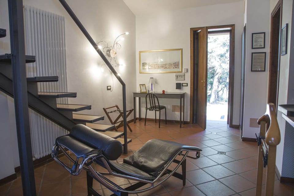 Business Duplex | Living area | Flat-screen TV