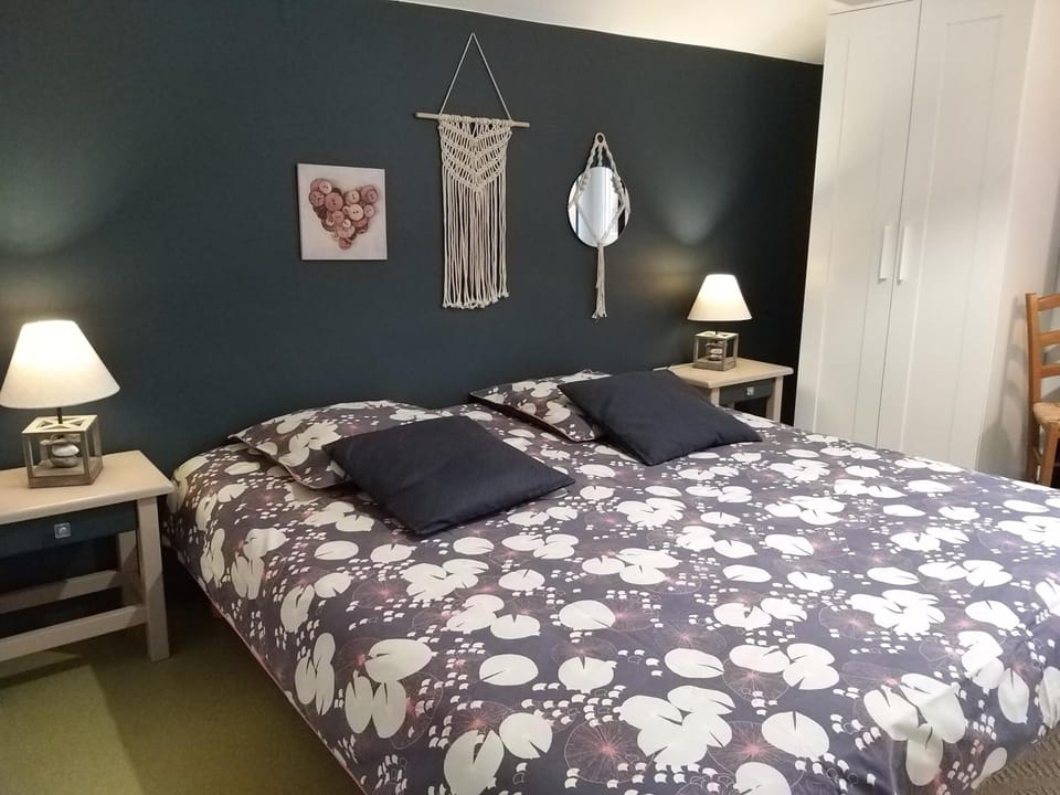 1 bedroom, premium bedding, individually decorated