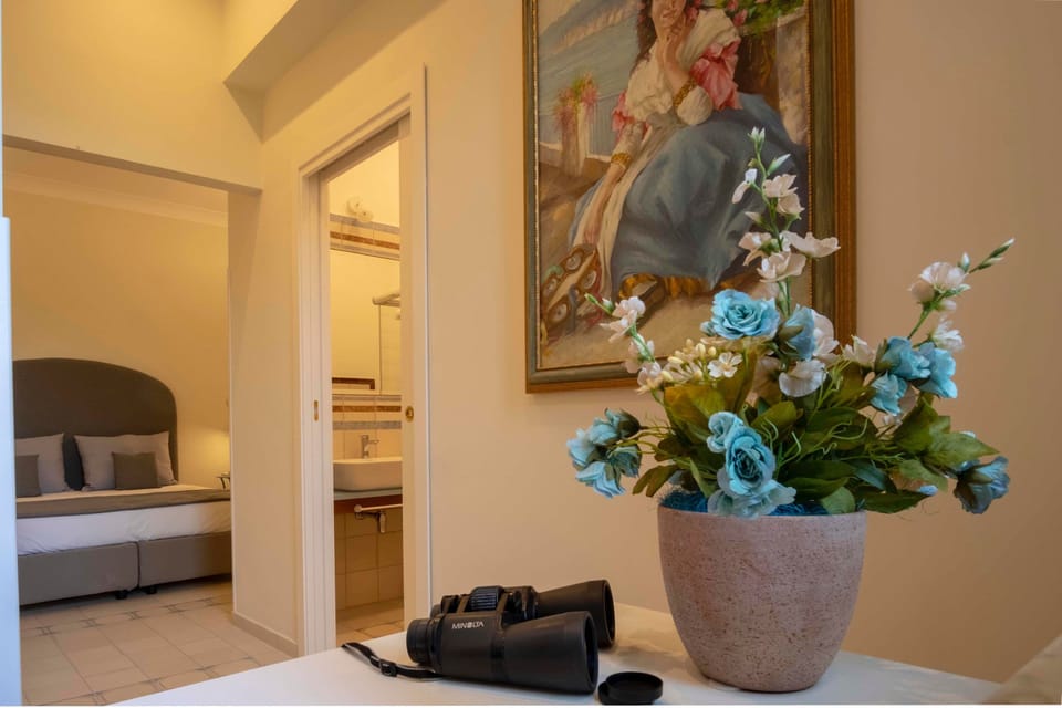 Deluxe Double or Twin Room, Courtyard View | Premium bedding, memory foam beds, in-room safe, individually decorated