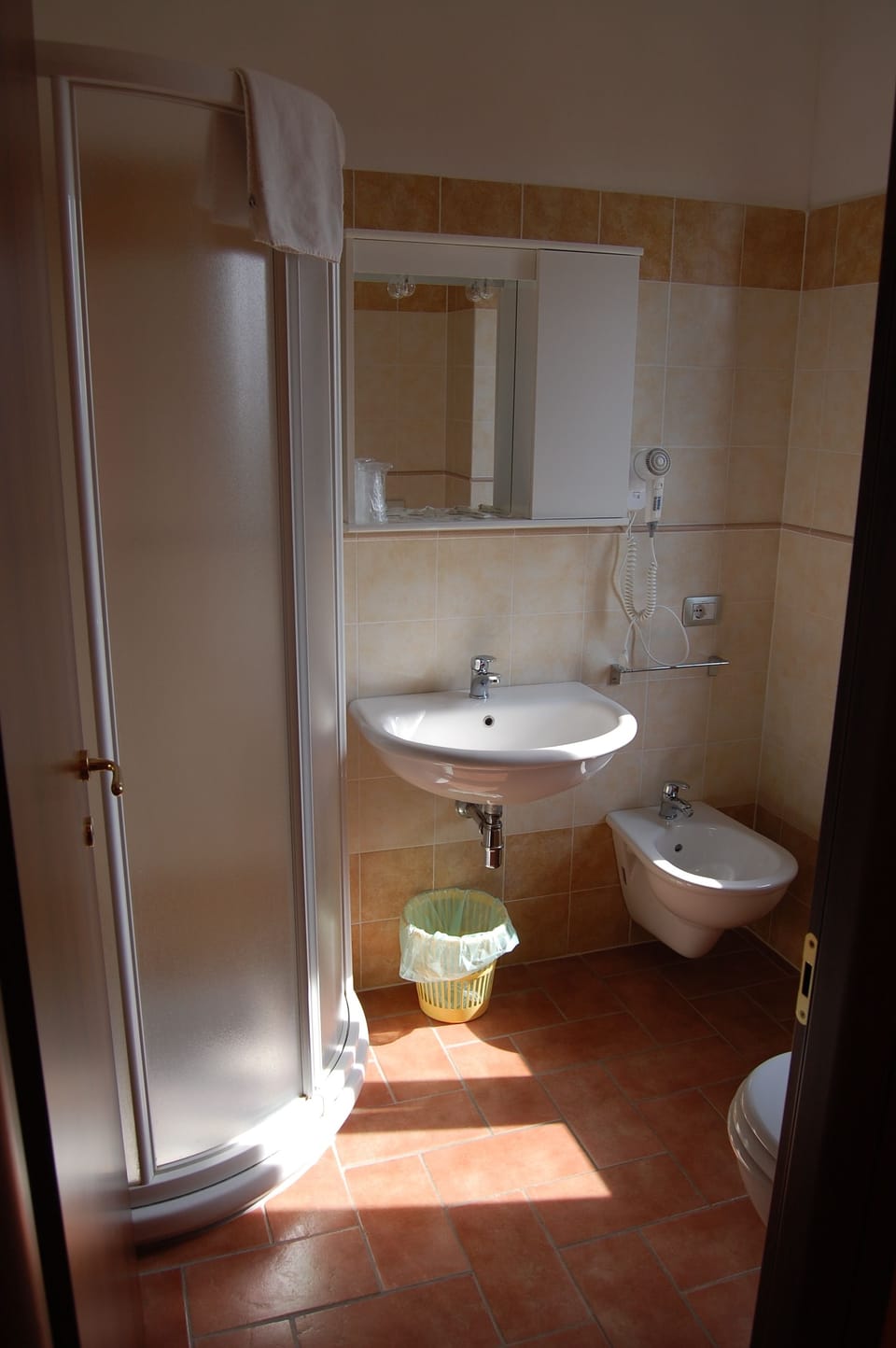 Deluxe Double Room, 2 Twin Beds, Private Bathroom, Tower | Bathroom | Shower, free toiletries, hair dryer, towels