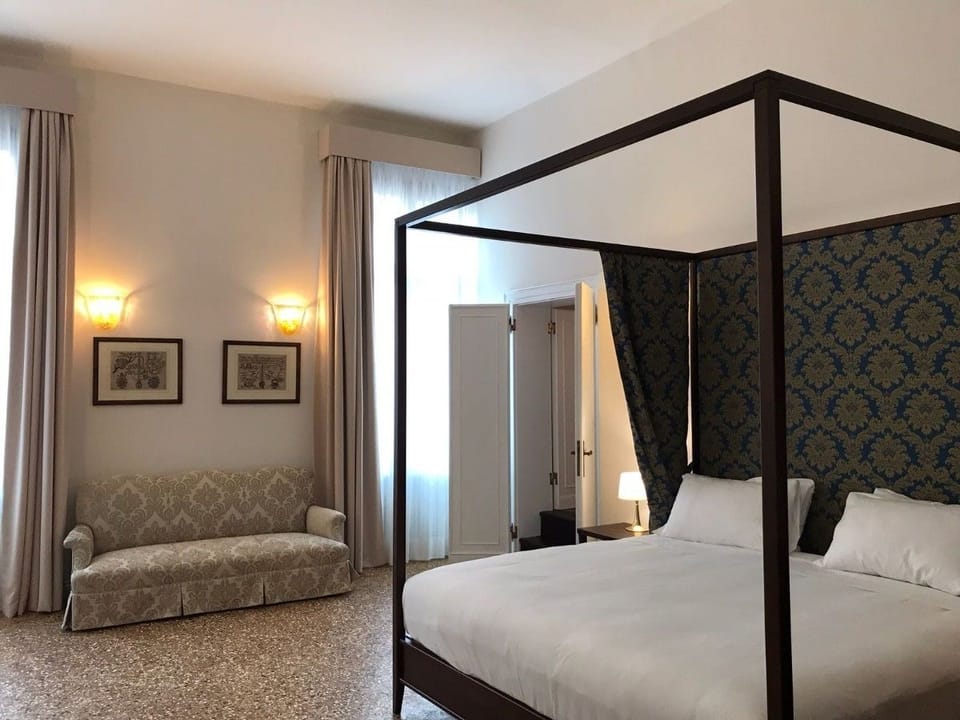 Suite, Canal View | Soundproofing, free cribs/infant beds, free WiFi, bed sheets