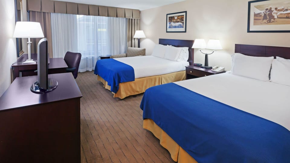 In-room safe, desk, iron/ironing board, cribs (surcharge)