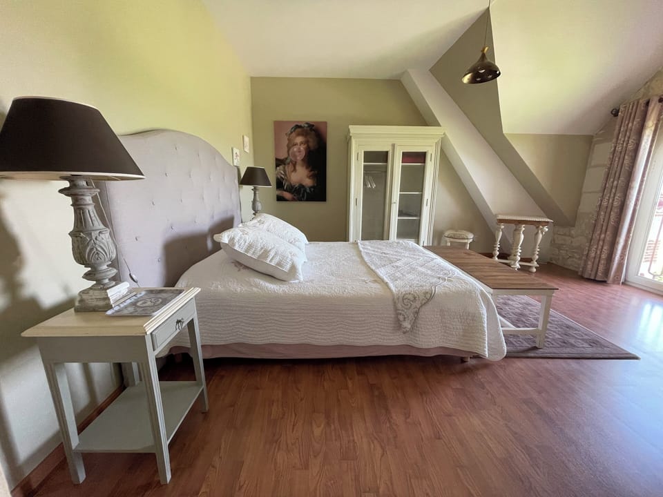 Double Room | Individually decorated, individually furnished, blackout drapes