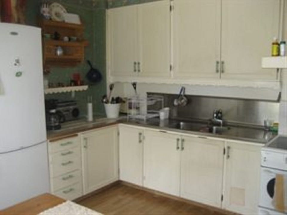 Family House, 2 Bedrooms | Private kitchen | Fridge, microwave, oven, stovetop