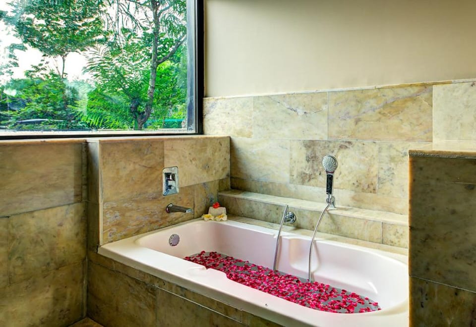 Shower, towels