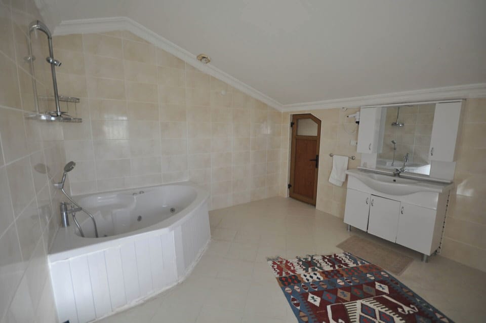 Comfort Room, 1 Bedroom, Non Smoking, City View | Premium bedding, down comforters, in-room safe, individually decorated