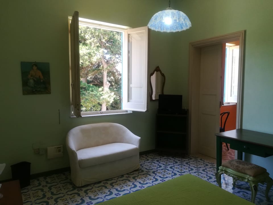 Desk, laptop workspace, free WiFi, bed sheets