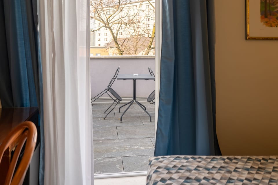 Comfort Single Room, Balcony | Down comforters, minibar, in-room safe, desk