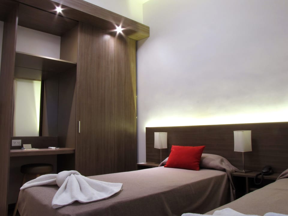 Superior Double Room Single Use | In-room safe, desk, free WiFi, bed sheets