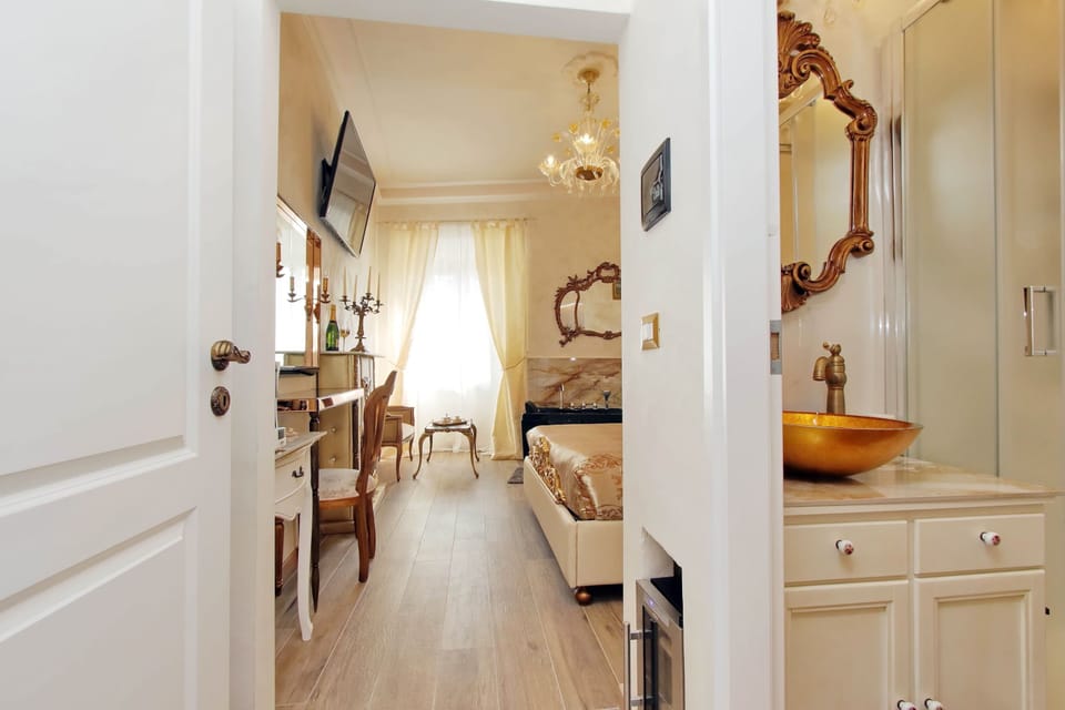 Superior Suite, 1 Queen Bed, Non Smoking | Minibar, in-room safe, individually decorated, individually furnished
