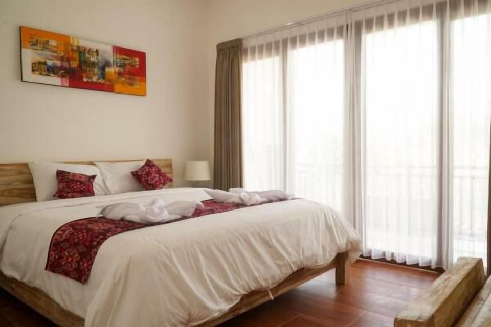 Standard Double Room, with Balcony | 1 bedroom, in-room safe, desk, soundproofing