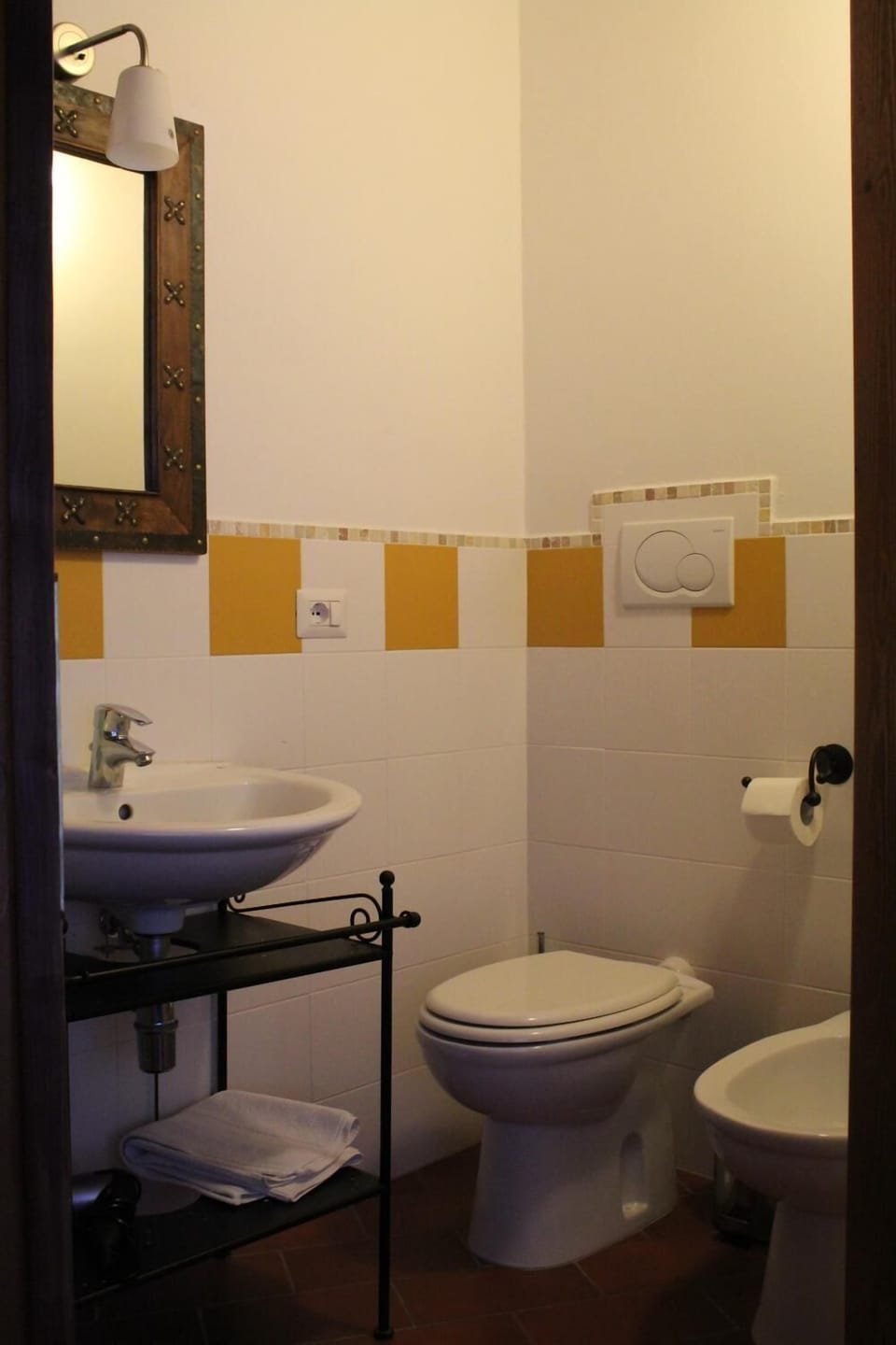 Triple Room | Bathroom | Shower, hair dryer, bidet, towels