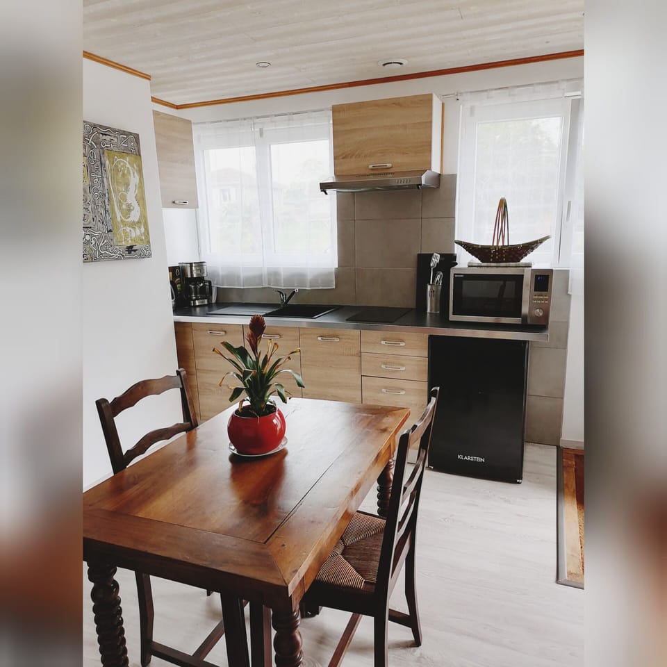 Apartment, Private Bathroom, Garden View (Le VIGNEMALE) | Lounge