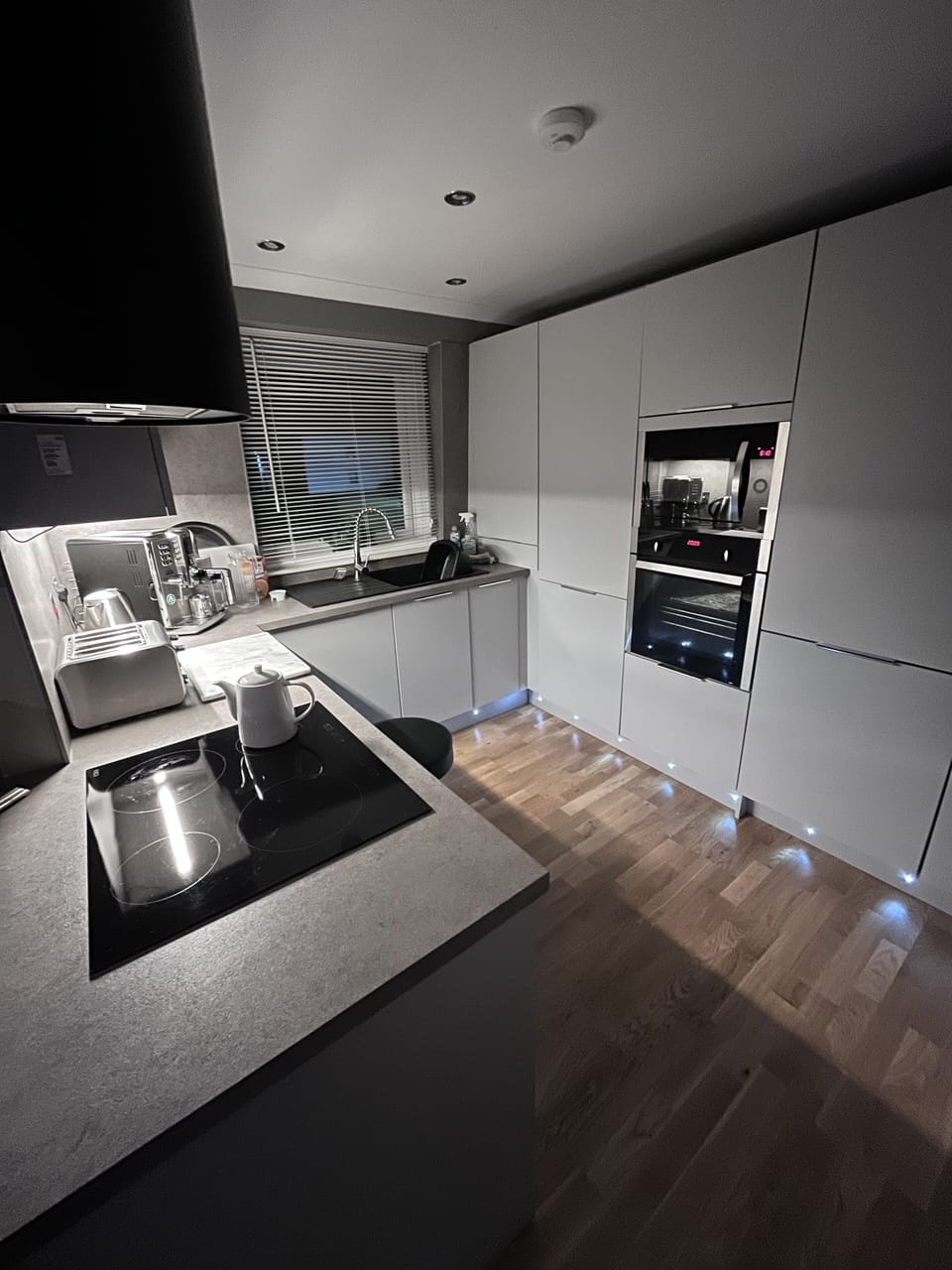 Luxury Penthouse, 3 Bedrooms (Apartment ) | Private kitchen | Full-size fridge, microwave, oven, stovetop