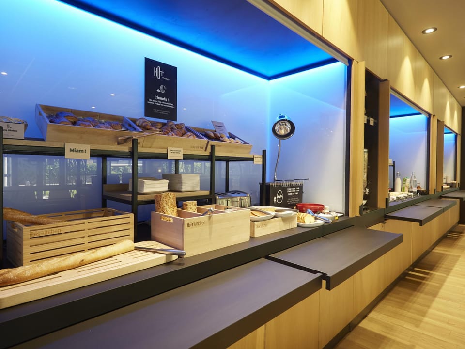 Daily buffet breakfast (EUR 13.90 per person)