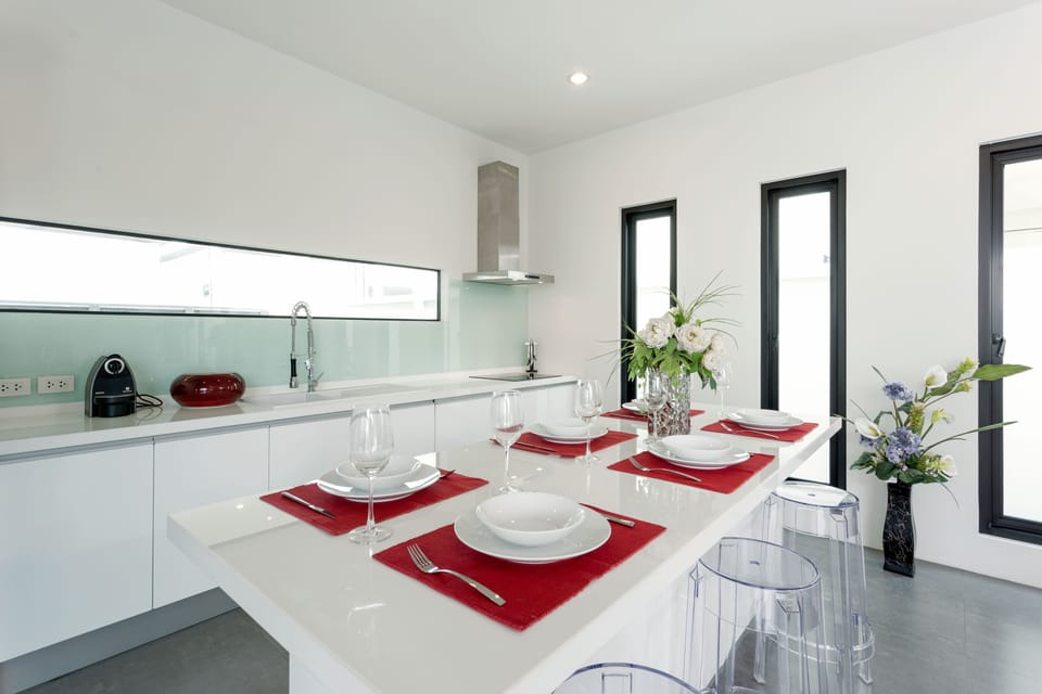 Comfort Villa | Private kitchen | Full-size fridge, microwave, stovetop, coffee/tea maker