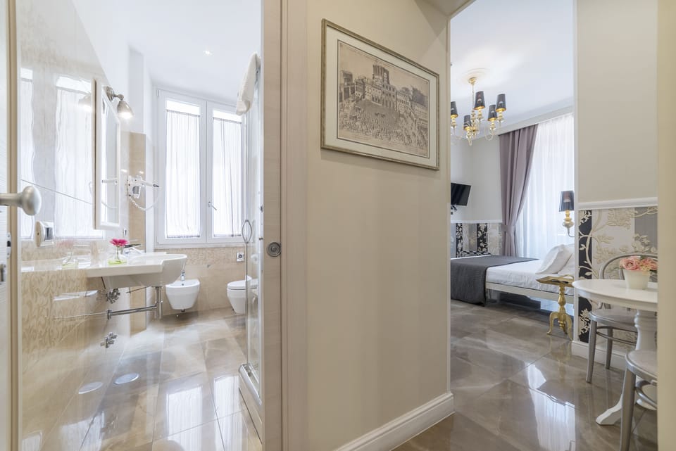 Comfort Double Room | Desk, soundproofing, free WiFi