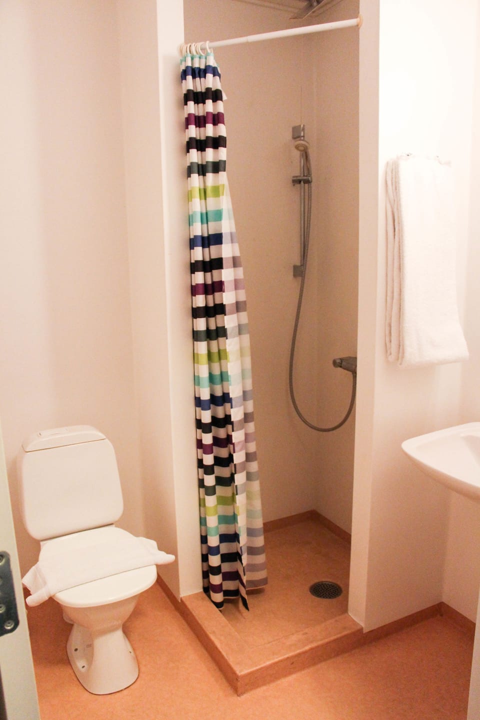 Comfort Double or Twin Room, 1 King Bed, Balcony | Bathroom | Shower, free toiletries, hair dryer, towels