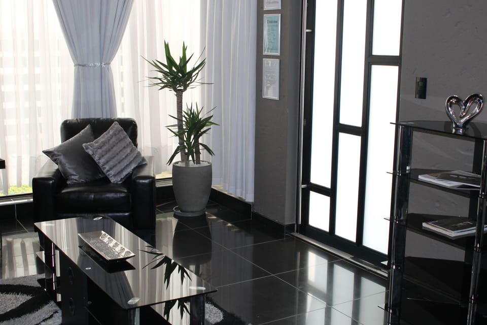 Double Room, 1 Queen Bed, Private Bathroom | Reception hall