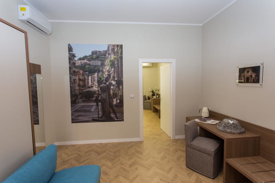 Junior Suite, City View | Egyptian cotton sheets, premium bedding, memory foam beds, minibar