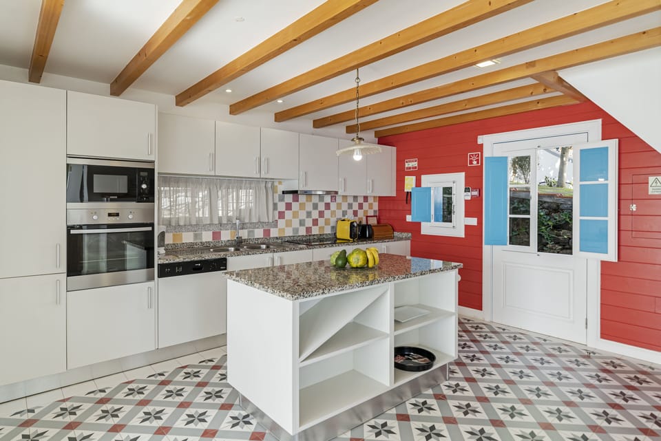 Villa, 3 Bedrooms, Ocean View | Private kitchen | Full-size fridge, microwave, oven, stovetop