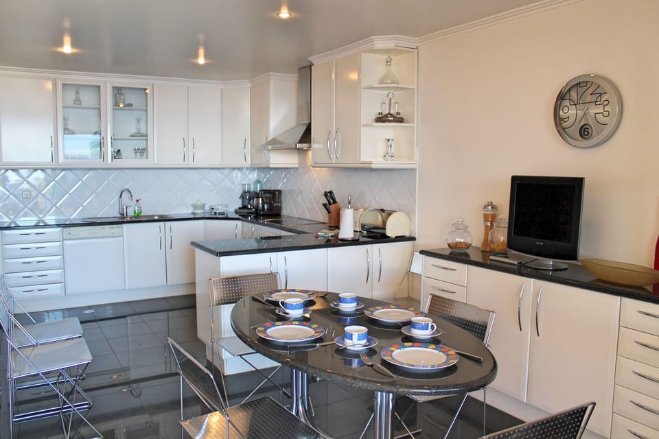 Villa, Private Pool, Mountain View | Private kitchen | Full-size fridge, microwave, oven, stovetop