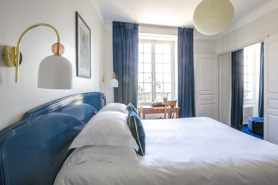 Standard Suite | In-room safe, desk, iron/ironing board, free WiFi