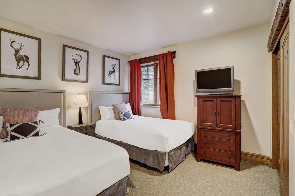 Townhome, 4 Bedrooms | 4 bedrooms, iron/ironing board, free WiFi, bed sheets