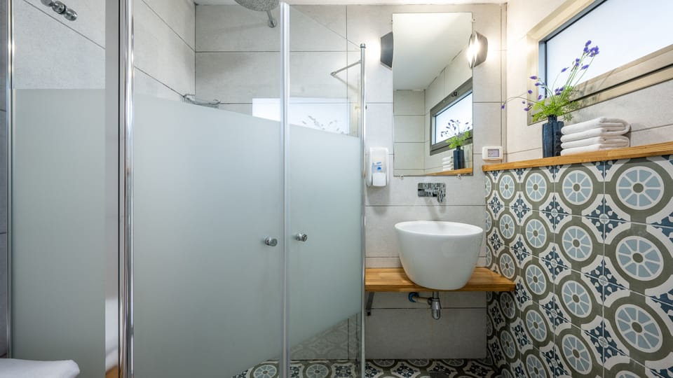 Free toiletries, towels