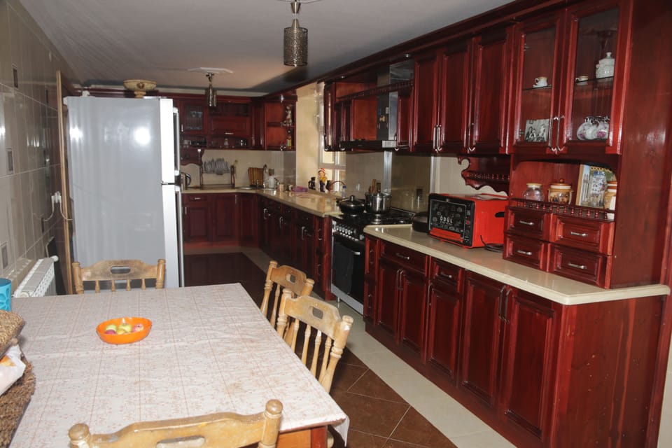 Double Room, Non Smoking, Courtyard View | Shared kitchen | Shared fridge, shared microwave, toaster, highchair