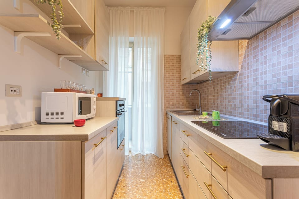 Apartment, 2 Bedrooms | Private kitchen | Full-size fridge, microwave, oven, stovetop