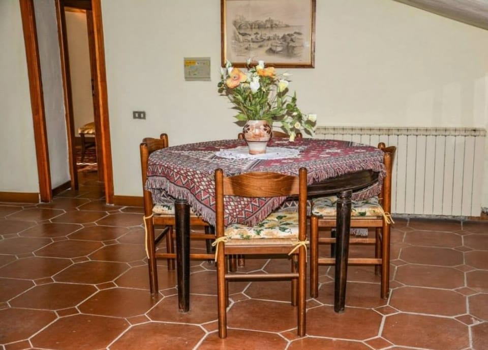 Double Room, Shared Bathroom | Free WiFi